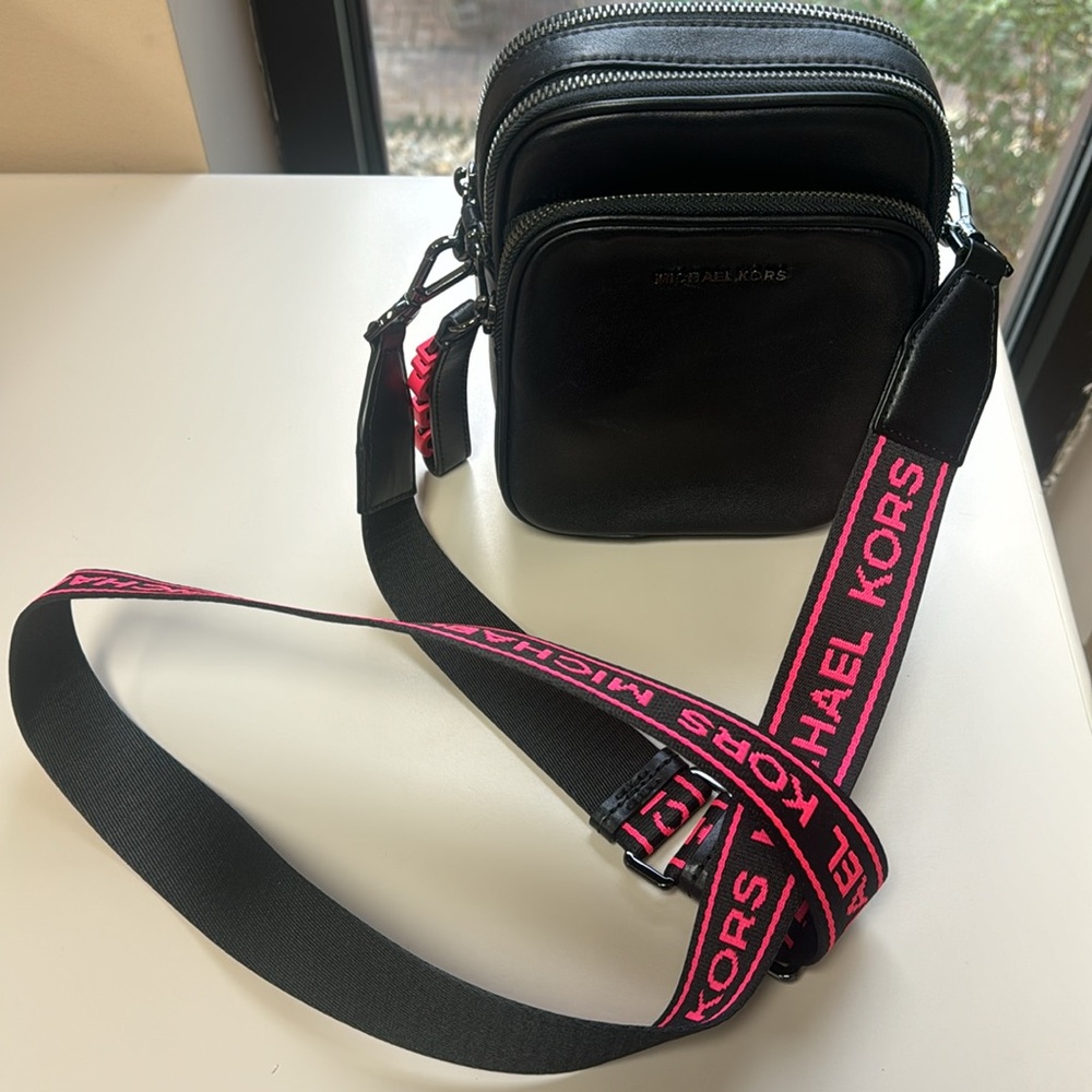 Michael Kors Black & Pink Leather Crossbody Bag With Normal Signs Of Wear - Picture 12 of 16